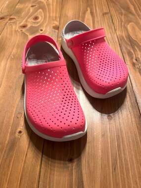 Crocs Literide Clog Beach Sandals Water Shoes Pink EUC Women's Size 7